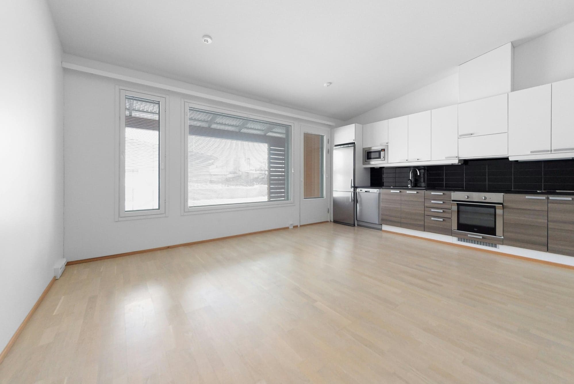 Living room before virtual staging (original listing photo)