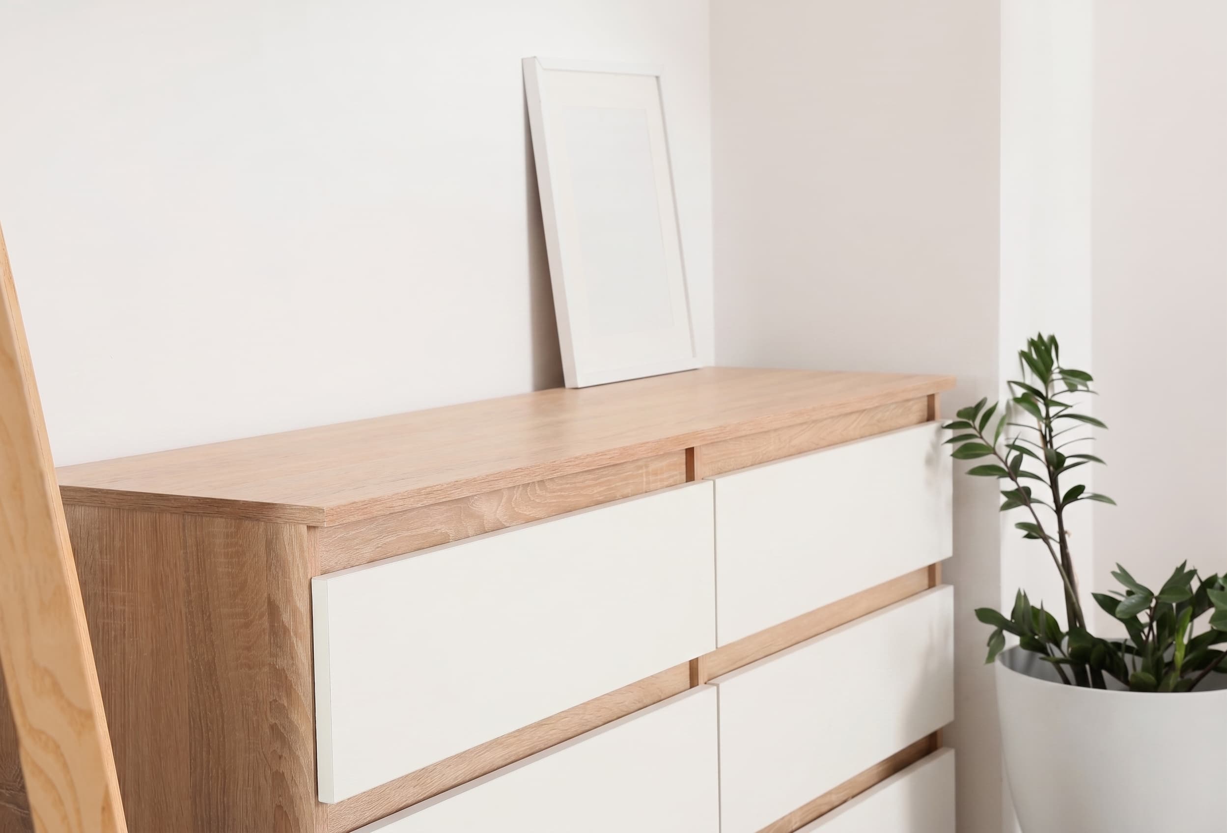 Room Declutter: real Roomova render (after)