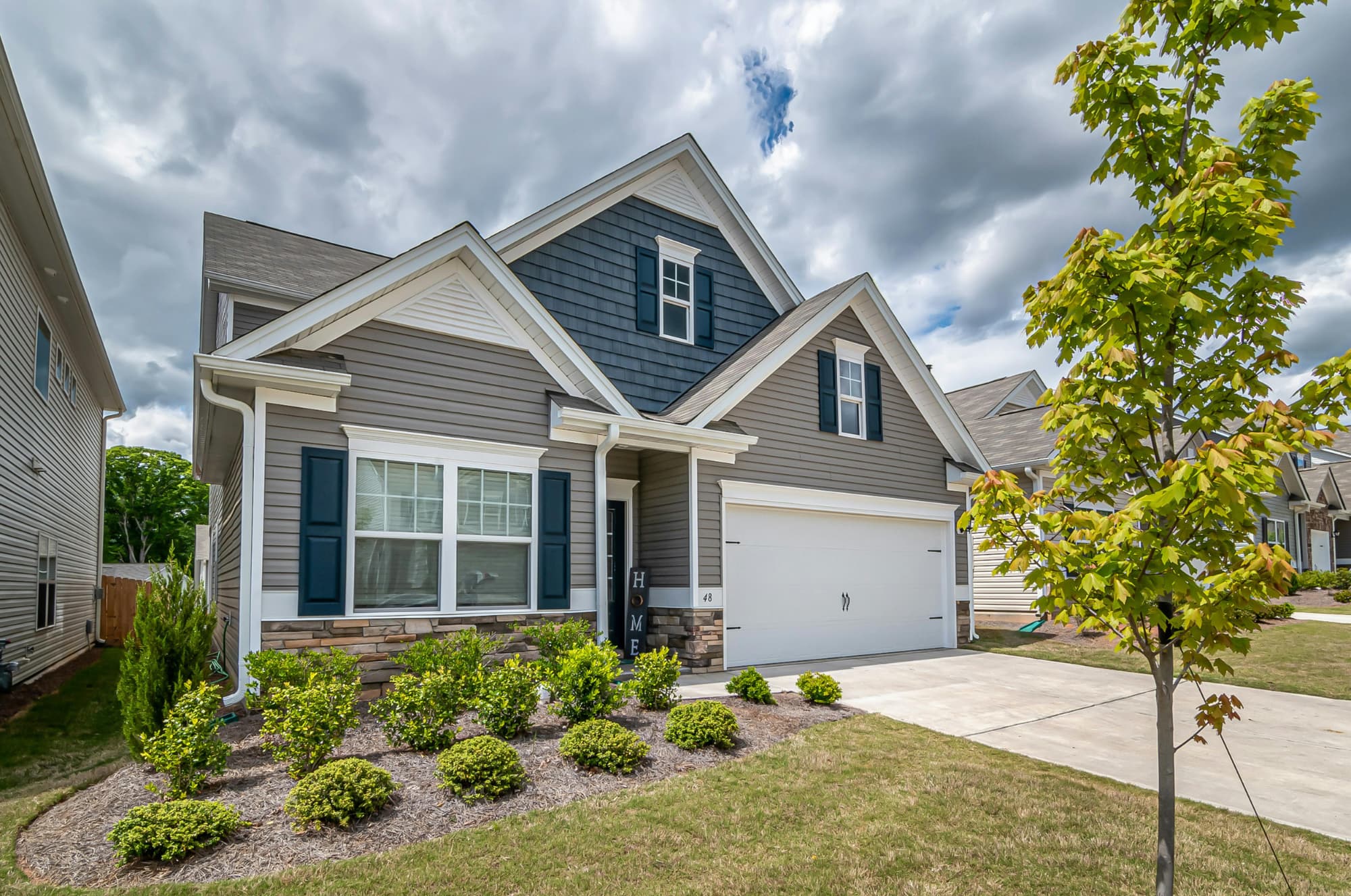 Original listing photo, before Sky Replacement